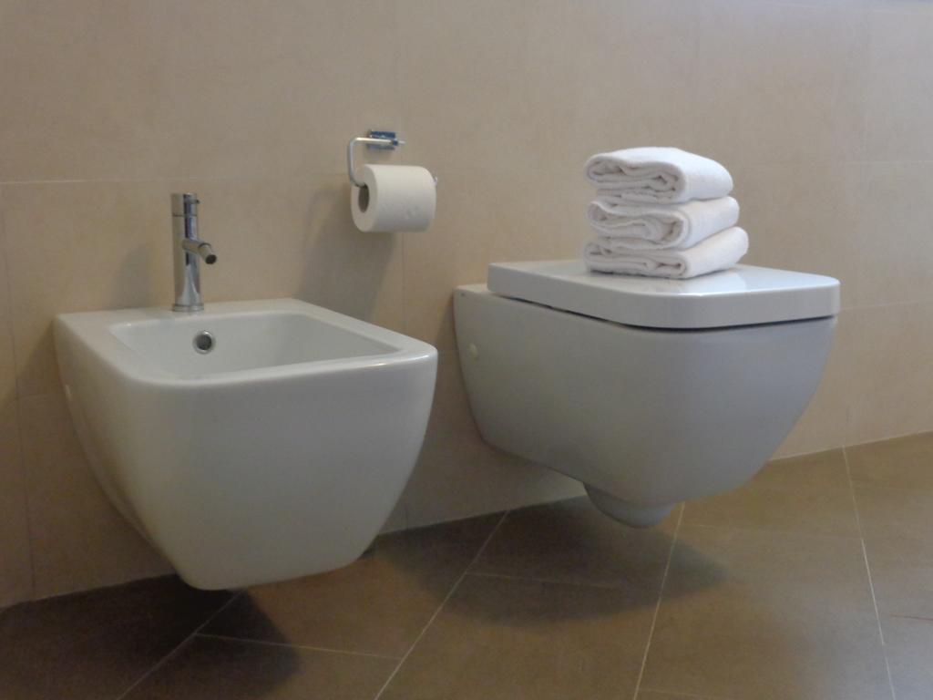 ラ カーサ イン リヴァルタ Verduno 部屋 写真